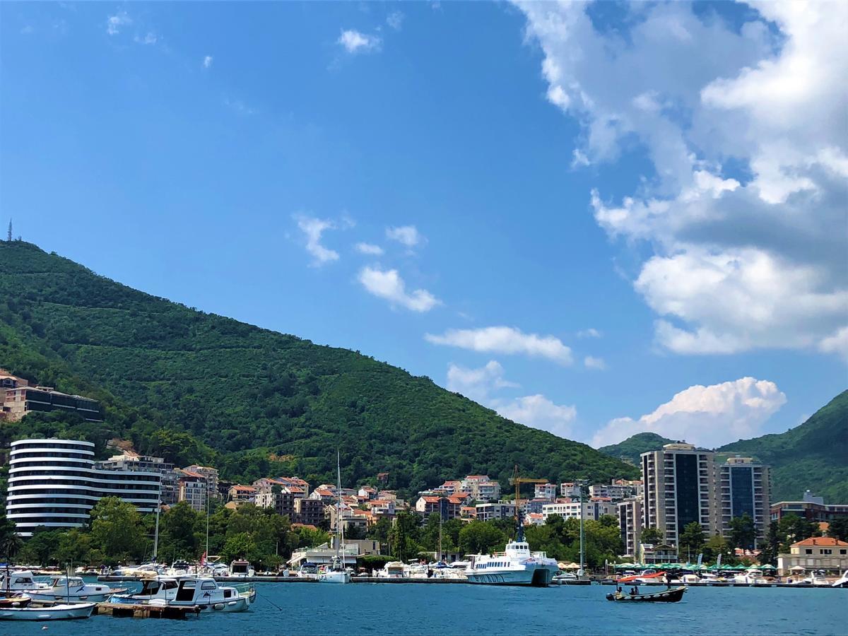 Beachfront Fontana 20 บุดวา ภายนอก รูปภาพ